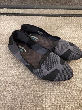 Skechers Black and Gray Patterned Slip-On Flats